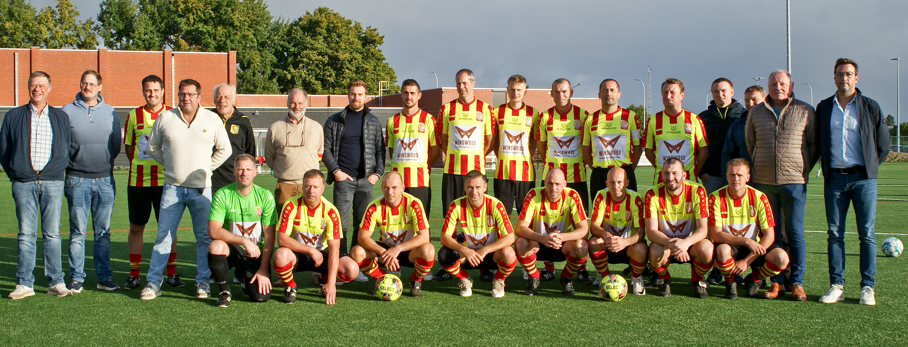 Nieuwe truien dankzij gulle Studax-sponsors